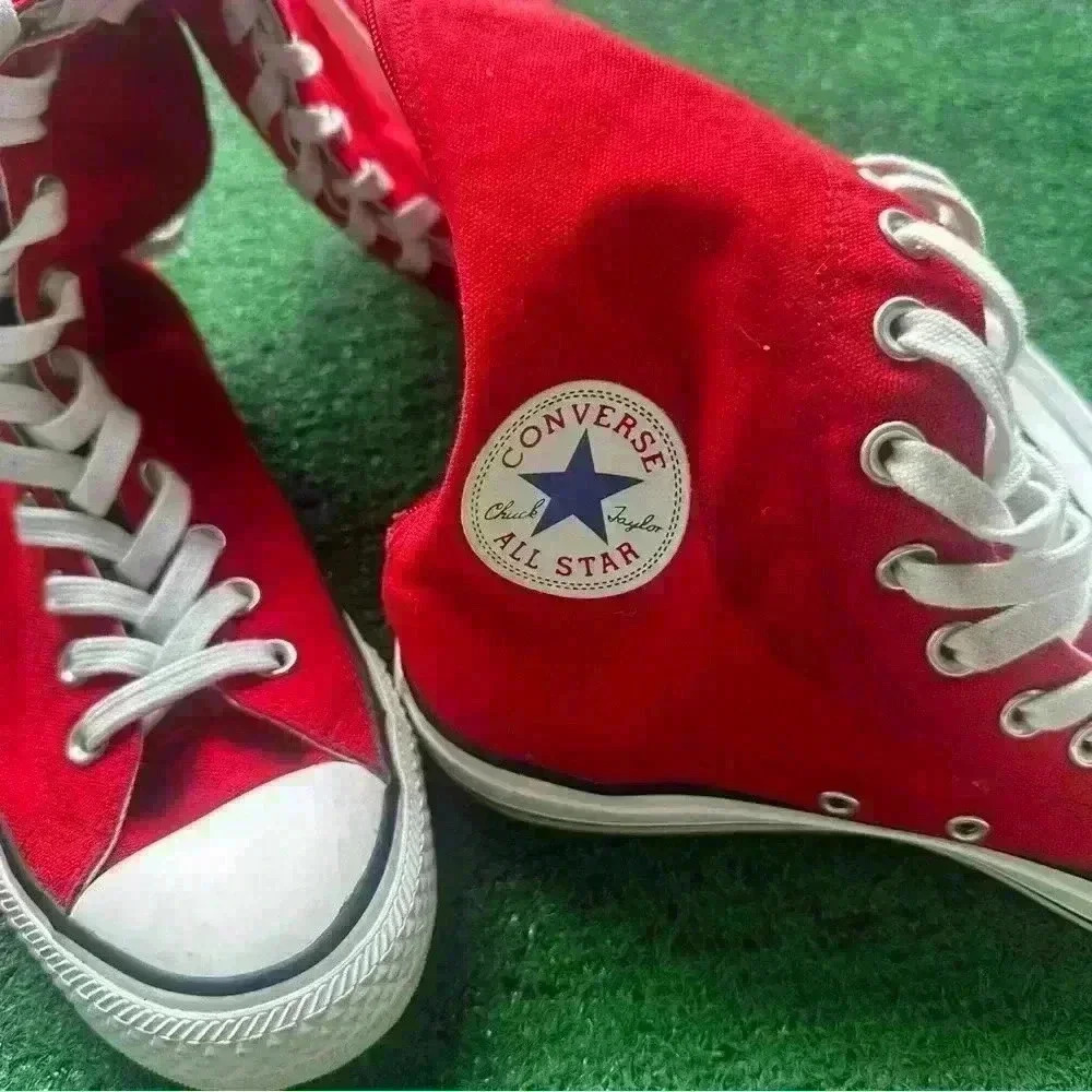 Converse - Picture 3 of 5